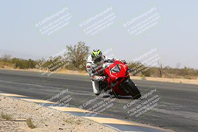 media/Mar-28-2022-Superbike Trackdays (Mon) [[b8603d0f67]]/Open Track Time/Turn 3 Inside/